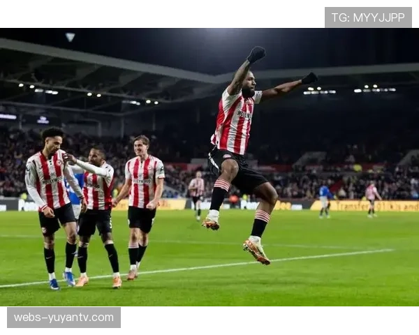 即时：切尔西0-1落后布伦特福德，斯特林单刀机会被扑